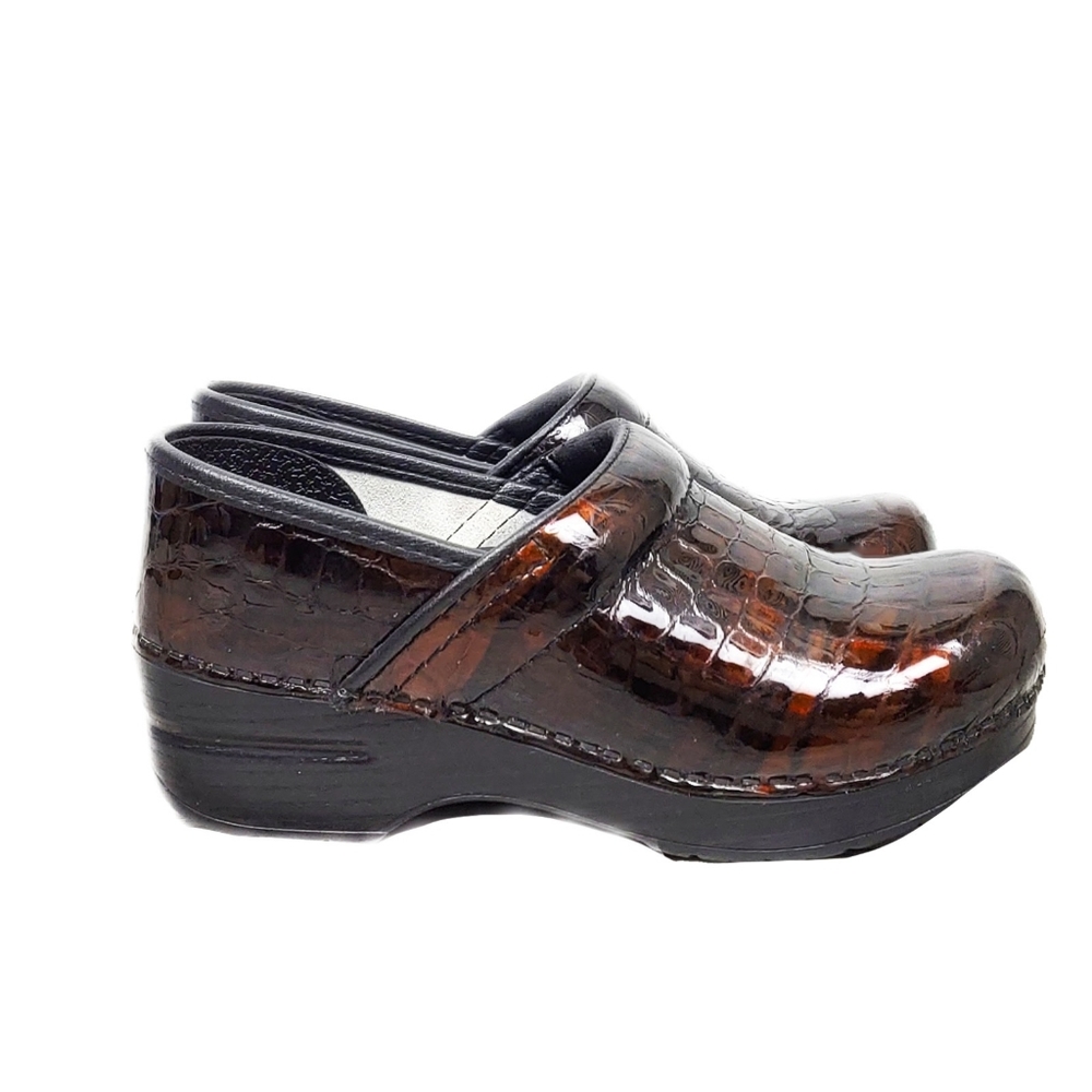 *SOLD*New! Dansko The Professional Womens 36 Brown Patent Crocs - Picture 2 of 9
